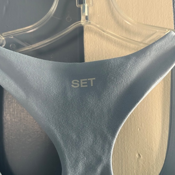 SET Active Cropped Tank - Picture 3 of 6